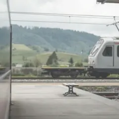 Jak dojechać pociągiem do Wieniec-Zdrój - sprawdź najlepsze trasy