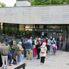 Jak dojechać z dworca PKP do Panoramy Racławickiej w prosty sposób