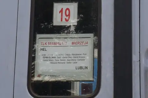 Numer pociągu TLK 55180/82170 widoczny na bilecie, który jest częścią rozkładu jazdy pociągu "Mierzeja" relacji Hel-Lublin.