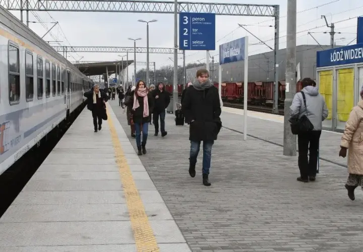 Jak dojechać na dworzec Łódź Widzew - uniknij kłopotów w podróży