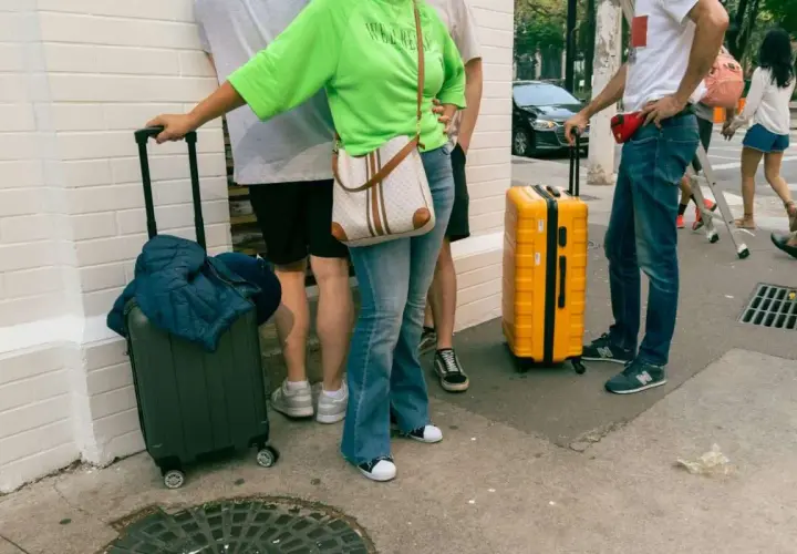 Ile kosztuje przechowalnia bagażu na dworcu? Sprawdź ceny i usługi