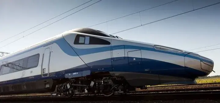 Express InterCity Premium czy to Pendolino? Odkryj różnice i zalety
