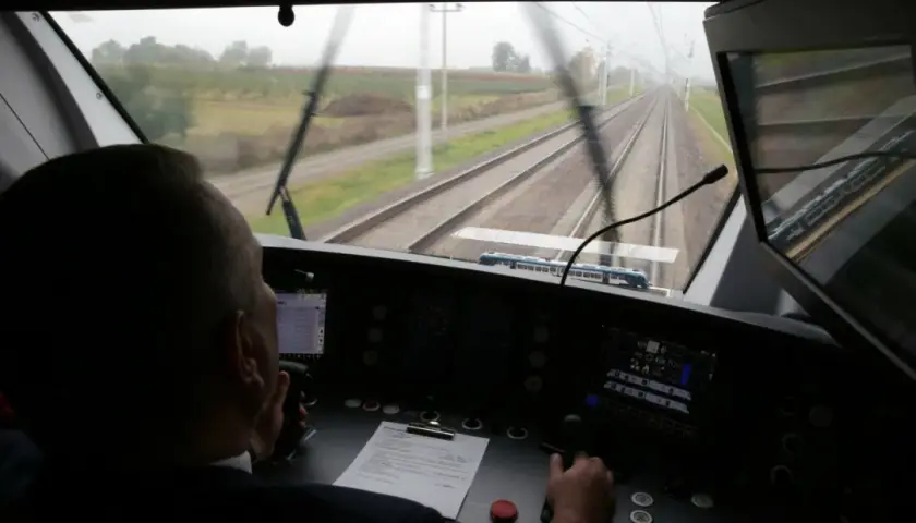 Ile zarabia maszynista PKP Intercity? Zaskakujące fakty o wynagrodzeniu