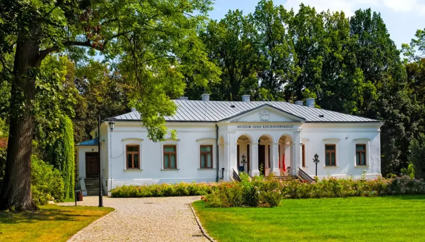 Czarnolas atrakcje: odkryj nieznane skarby i ciekawe miejsca