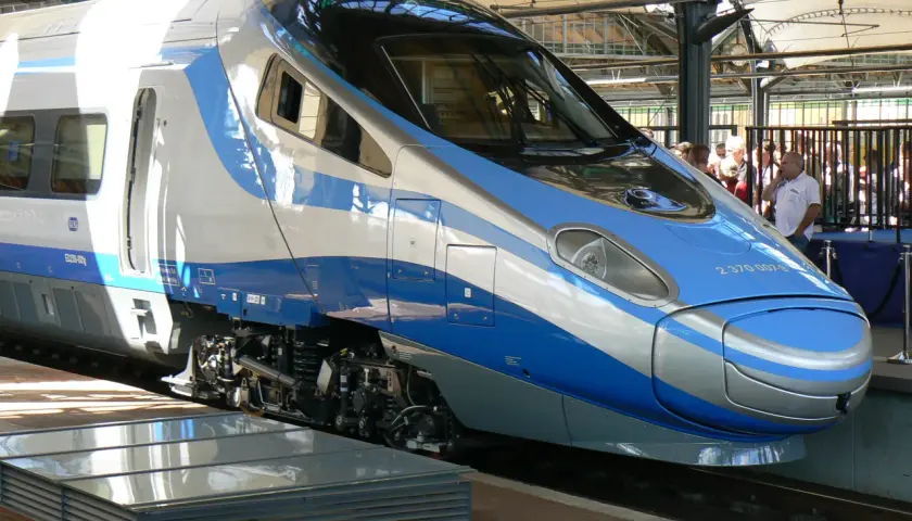 Czy InterCity to Pendolino? Odkryj różnice i komfort podróży