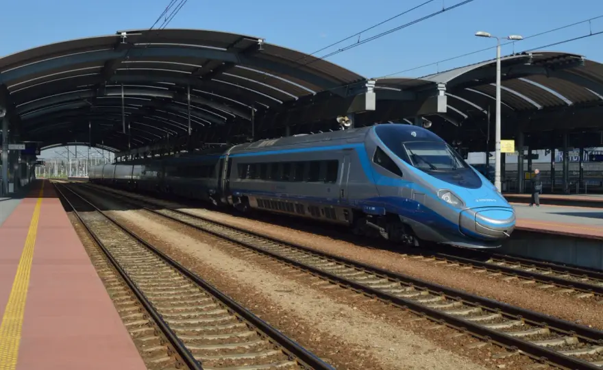 Pendolino w Polsce: Prędkość maksymalna vs. realia na torach