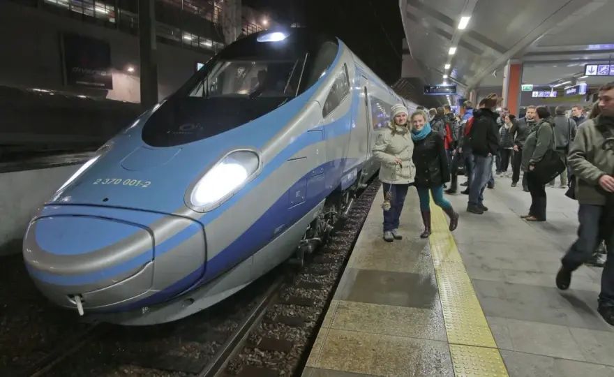 Pendolino Gdańsk-Kraków: Ile jedzie? Czas, ceny i porównanie