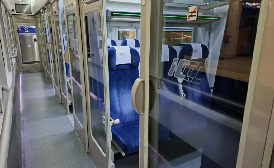 Palarnia w pociągach Intercity? Sprawdź zakazy i kary!