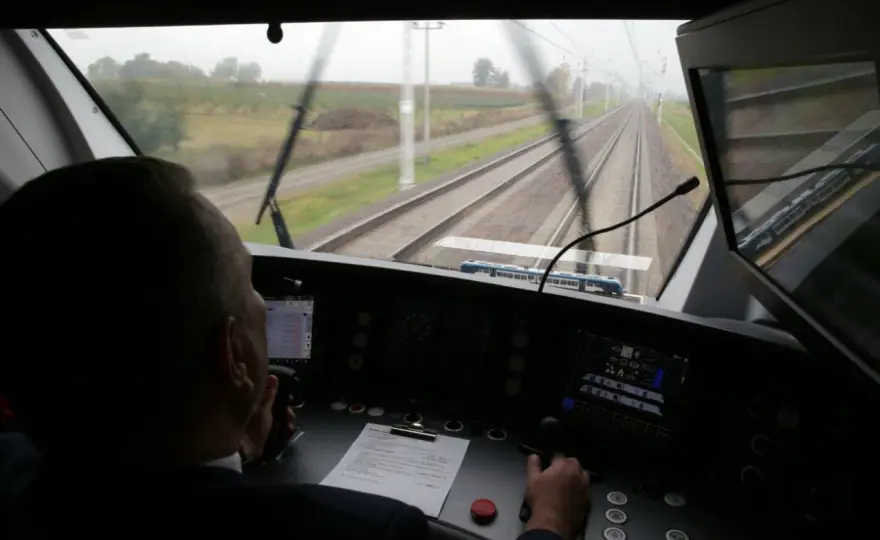 Zarobki maszynisty w Polsce: Ile naprawdę zarobisz?