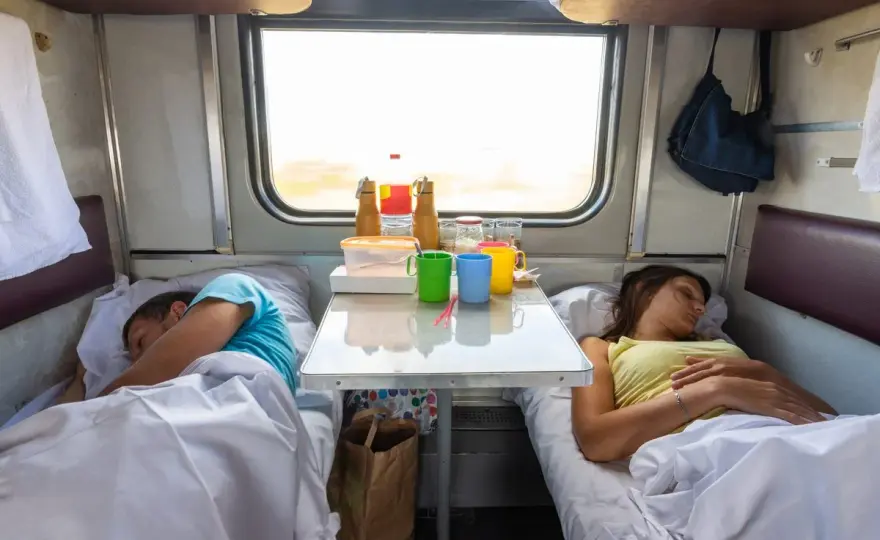Ile kosztuje wagon sypialny? Ceny, porównanie, jak kupić tanio