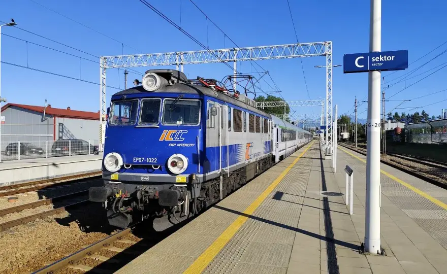 Ile jedzie pociąg z Poznania do Krakowa? Sprawdź czas przejazdu