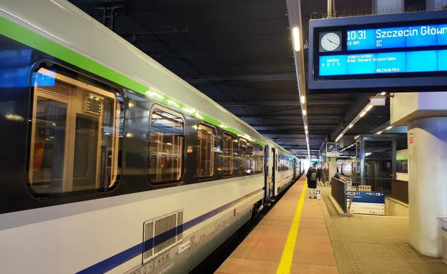 Odległość Poznań-Kraków: Samochód, pociąg, autobus - porównanie