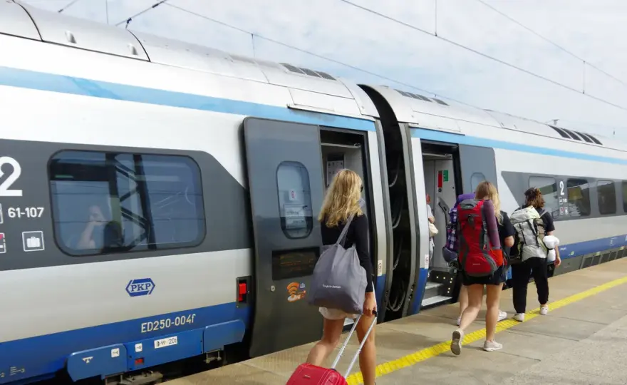 Czy można kupić bilet intercity w kasie? Sprawdź możliwości i lokalizacje