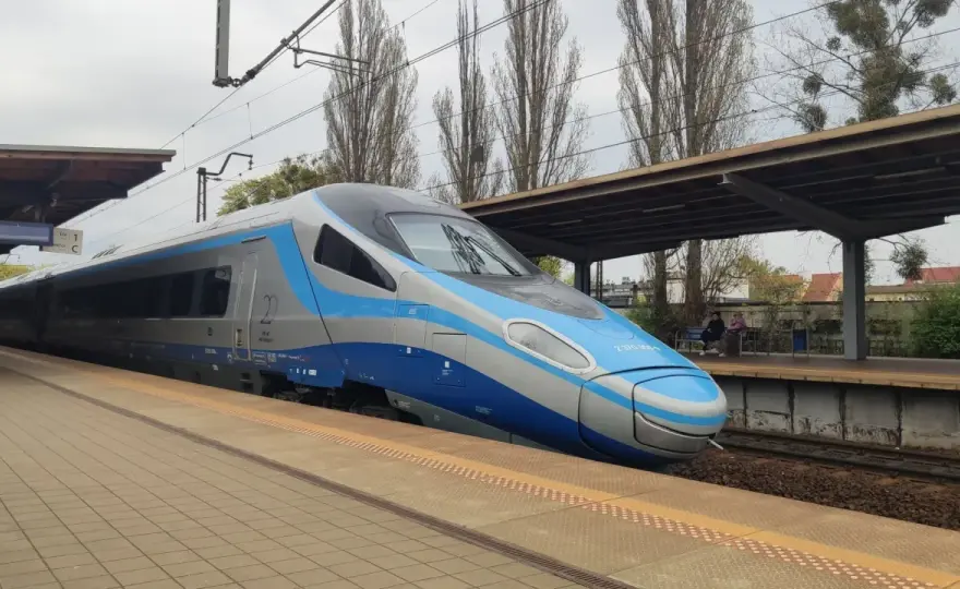 EIP Pendolino: Czym są pociągi Premium i jak nimi podróżować?
