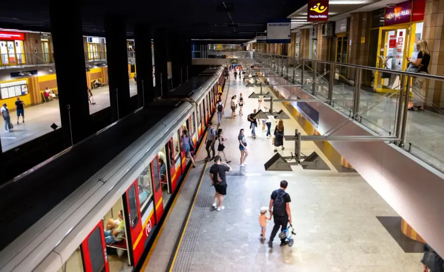 Dworzec Centralny - Metro Centrum: Prosty przewodnik krok po kroku