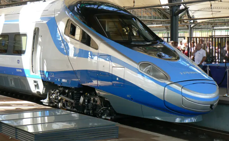 Czy InterCity to Pendolino? Odkryj różnice i komfort podróży