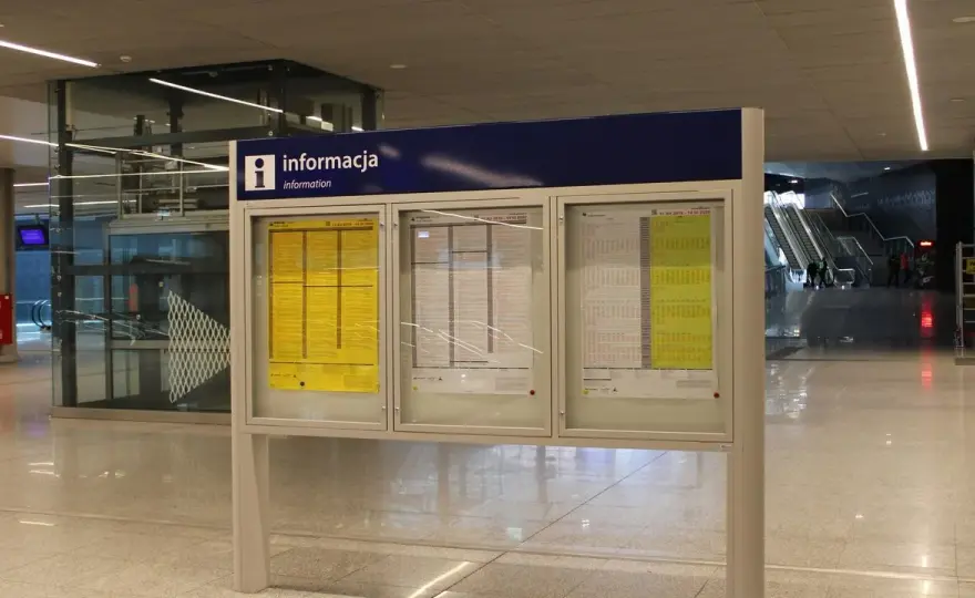 Jak dojechać na dworzec fabryczny? Najlepsze sposoby i trasy