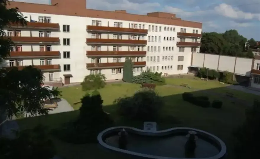 Jak dojechać z dworca PKP Inowrocław do sanatorium Kujawiak bez stresu