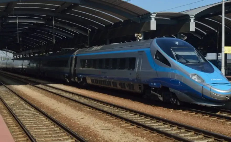 Jaką prędkością jedzie Pendolino? Zaskakujące fakty o szybkości pociągu