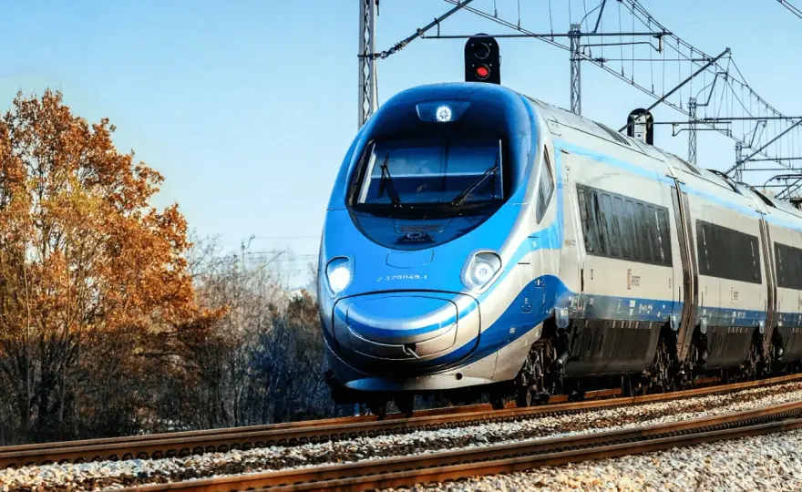 Ile wagonów ma pociąg Intercity? Zaskakujące różnice w typach!
