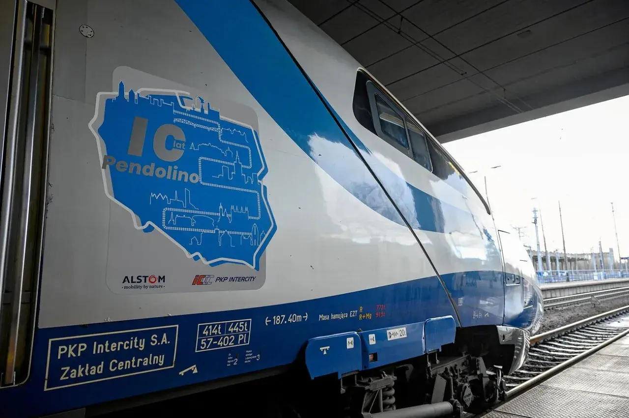 Pendolino PKP Intercity świętuje 10 lat. Zastanawiasz się, ile kosztuje bilet na Pendolino? Sprawdź ceny na stronie przewoźnika.