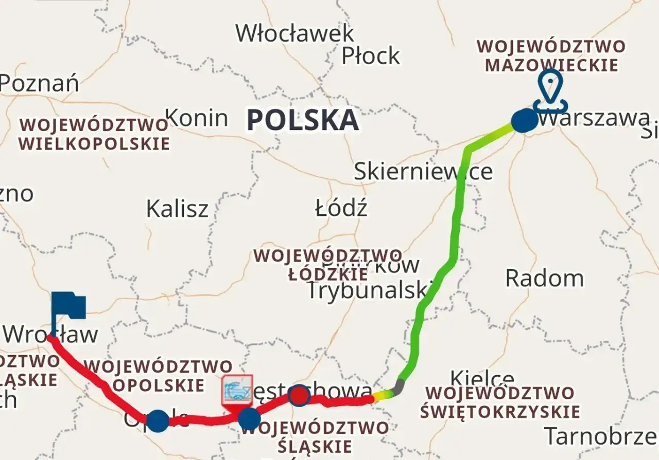 Mapa Polski z zaznaczoną trasą pociągu z Wrocławia przez Opole, Częstochowę, Łódź do Warszawy.